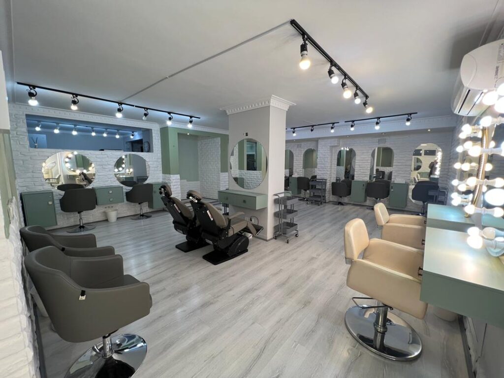 سالن زیبایی ریحانه مقدم