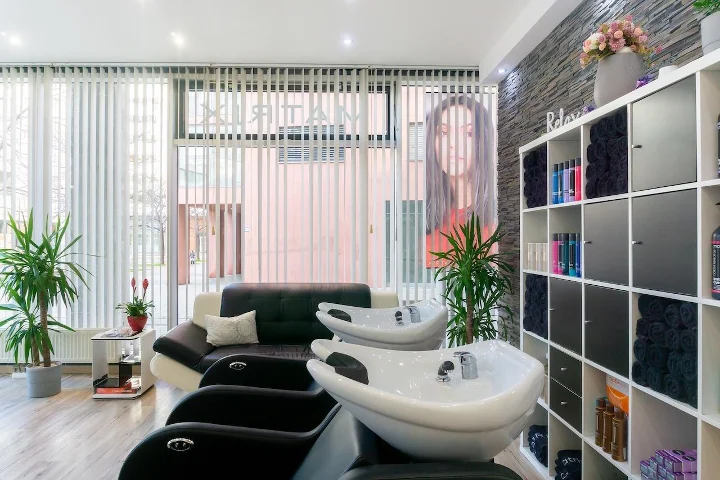 سالن زیبایی